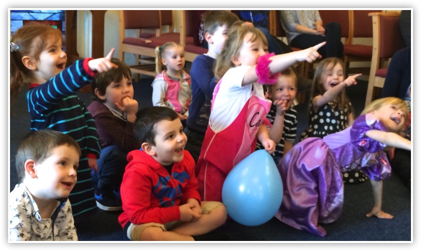 childrens entertainer puppet show